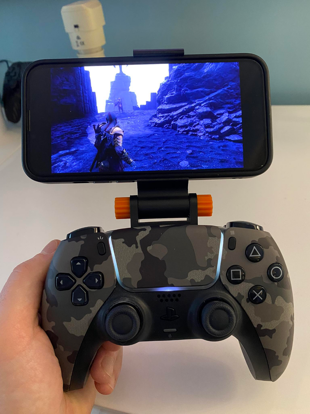 Dualsense adjustable phone holder PS5